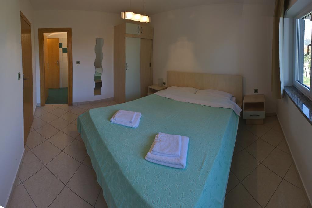 Vis A Vis Apartments Baška Kamer foto