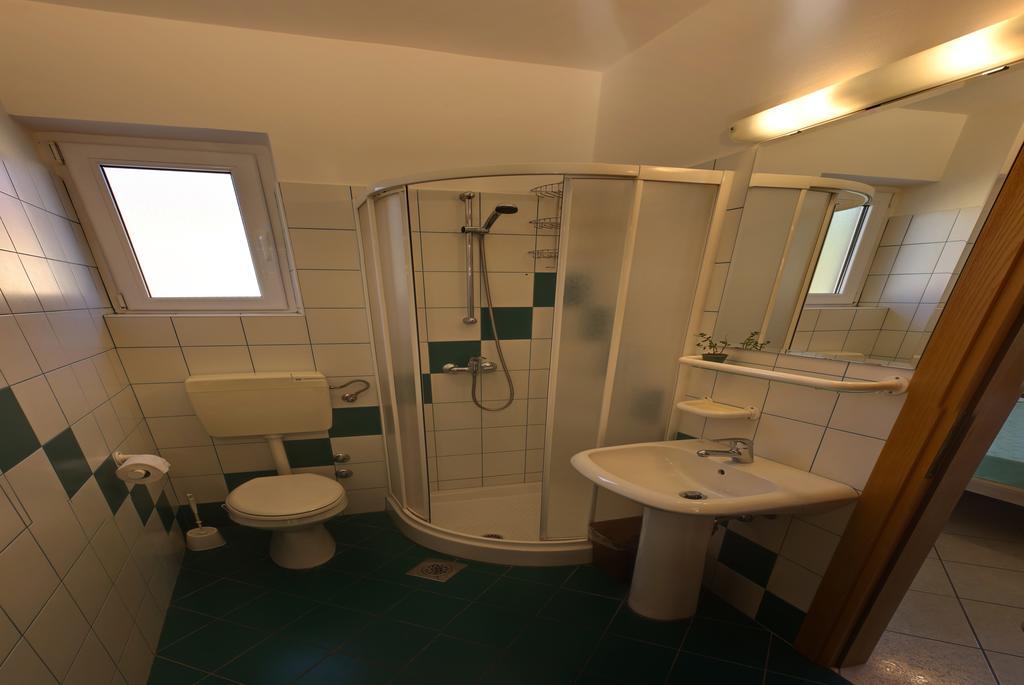 Vis A Vis Apartments Baška Kamer foto
