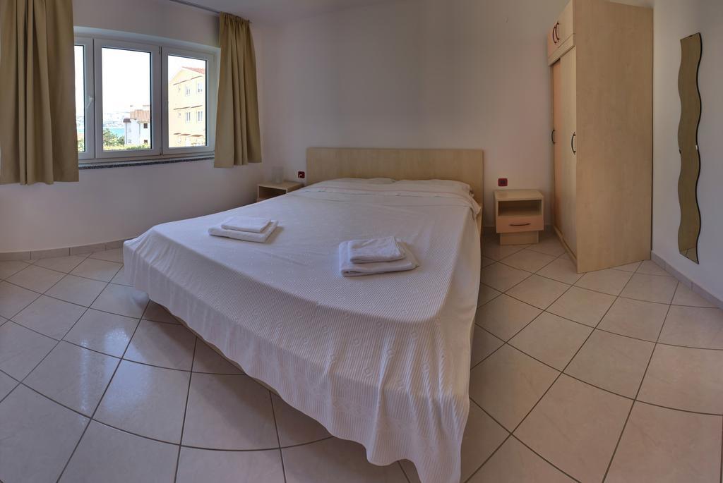 Vis A Vis Apartments Baška Buitenkant foto