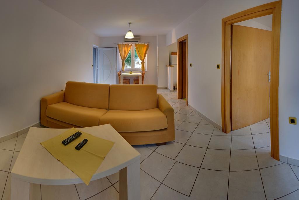 Vis A Vis Apartments Baška Kamer foto