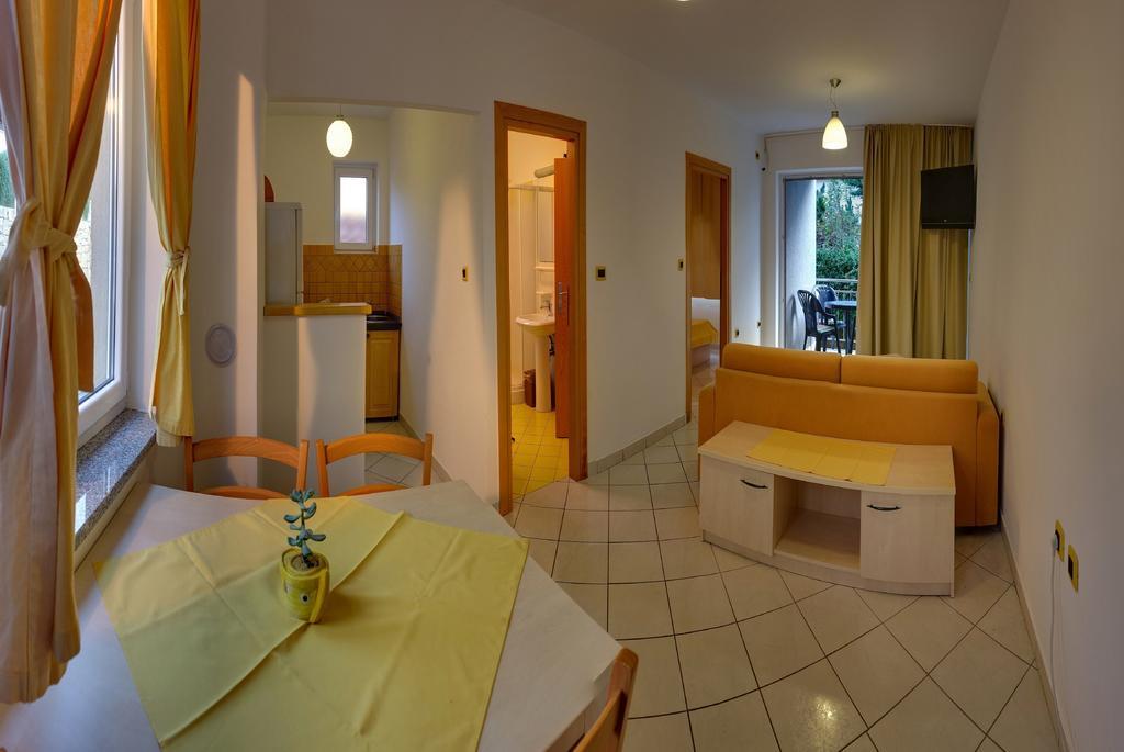 Vis A Vis Apartments Baška Kamer foto