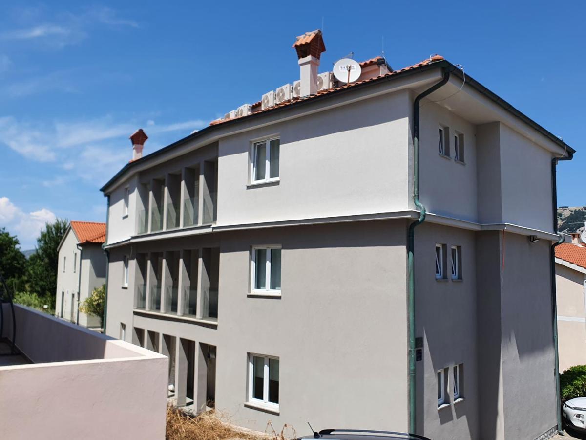 Vis A Vis Apartments Baška Buitenkant foto