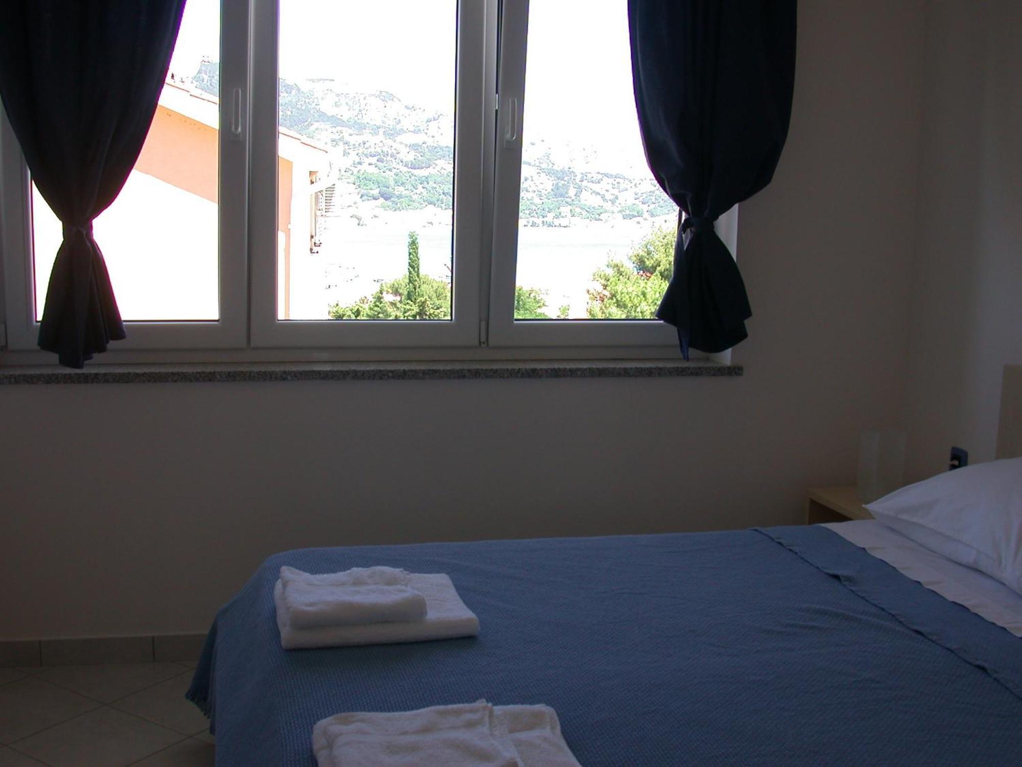 Vis A Vis Apartments Baška Buitenkant foto