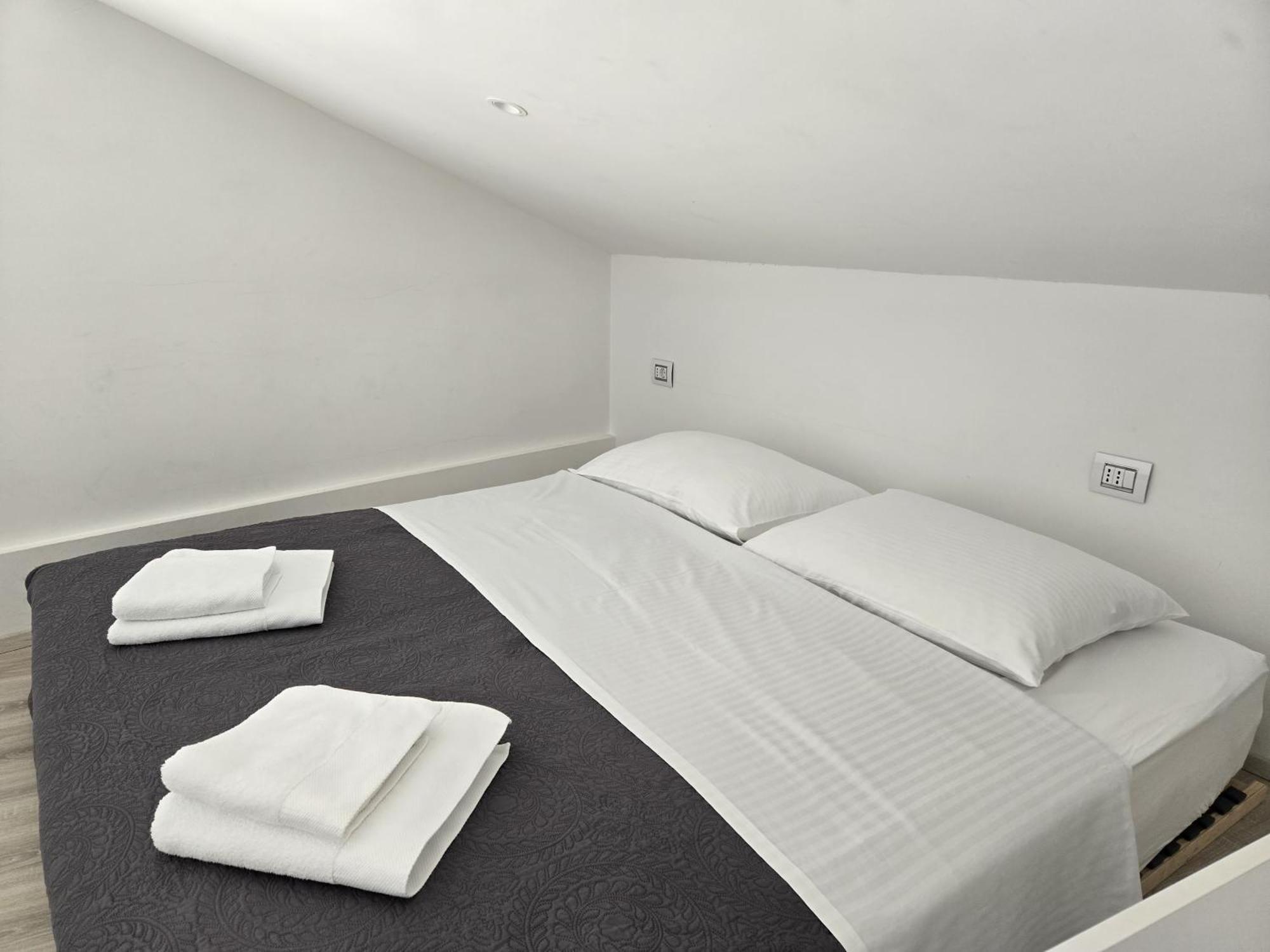 Vis A Vis Apartments Baška Buitenkant foto